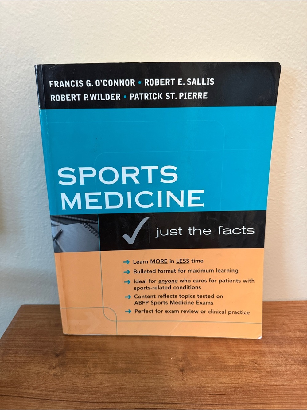 Sports Medicine Just the Facts - Blue & Peach Medical Text